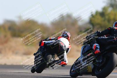 media/Dec-18-2022-SoCal Trackdays (Sun) [[8099a50955]]/Turn 7 Backside (1125am)/